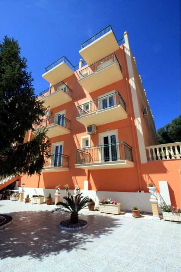 Corfu Sunflower Apartments Benitses  Dış mekan fotoğraf