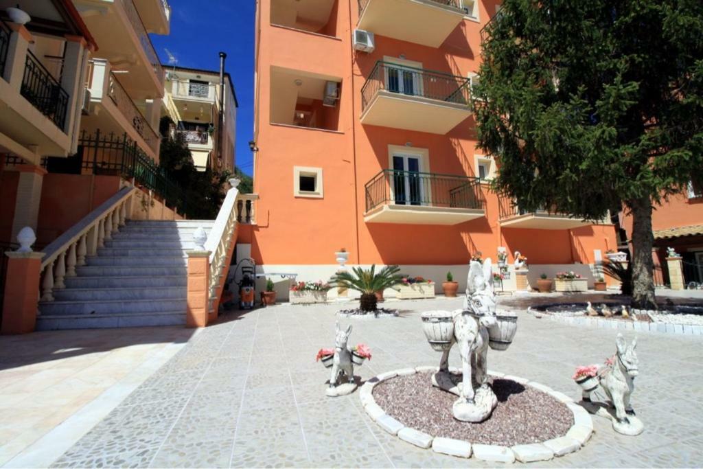 Corfu Sunflower Apartments Benitses  Dış mekan fotoğraf